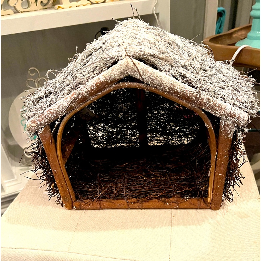 BNWOT Flocked Nativity Scene Barn. No issues at all!!